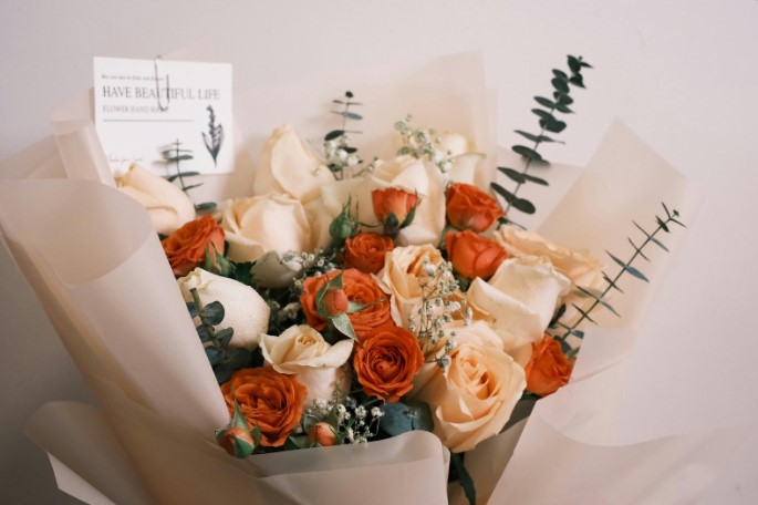 Best Types of Flowers for a First Date